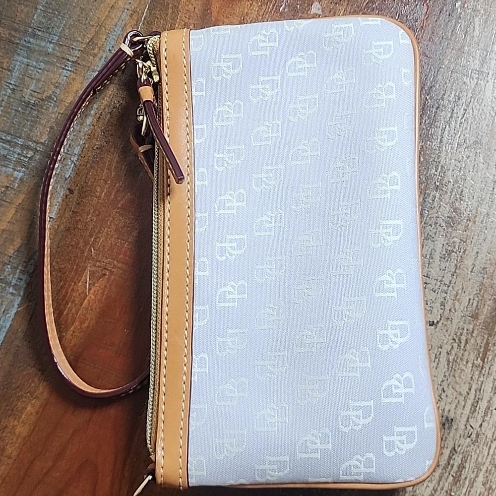 Dooney And Bourke Lavender Leather Signature DB Wristlet Mini Purse Pouch - Picture 9 of 13